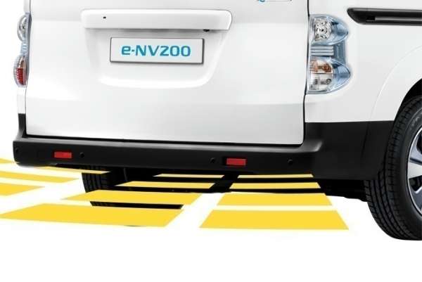 NISSAN Einparkhilfe, hinten, schwarz Nissan E-NV200 M20